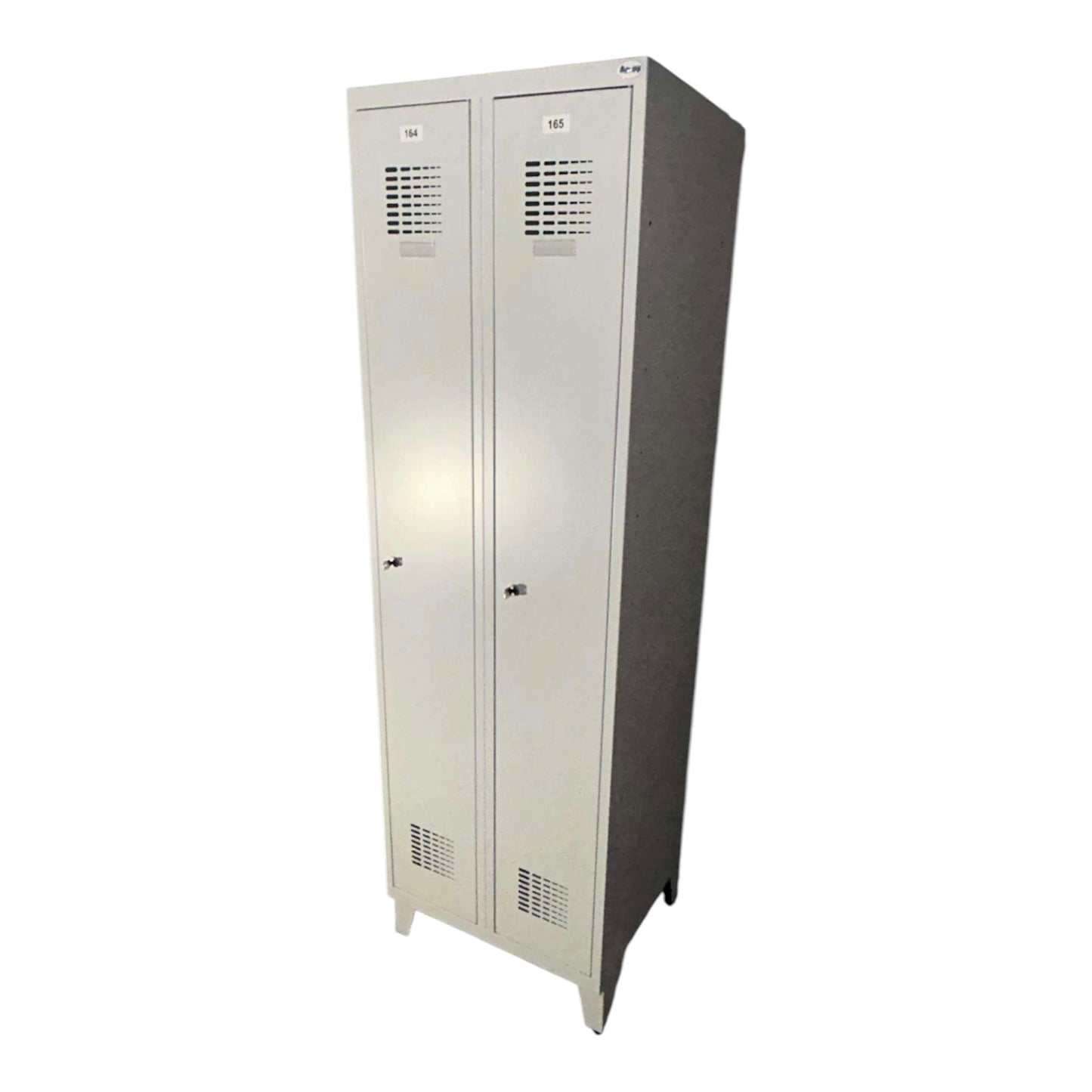 Dviejų vietų metalinė persirengimo spintelė (A 1,95 m × P 60 cm × G 50 cm)